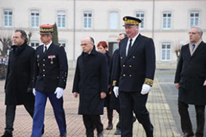 Visite-de-Bernard-Cazeneuve-Ministre-de-l-Interieur-a-Chaumont_large